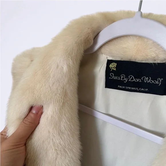 🌟FOX FUR VEST!🌟 - Picture 3 of 6